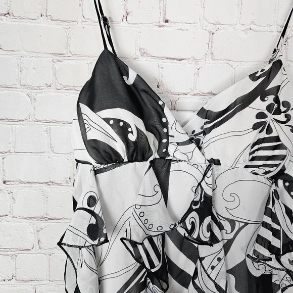 WISHES WISHES WISHES Black & White 60's Retro Inspired Box Pleated Empire Dress - Picture 2 of 5